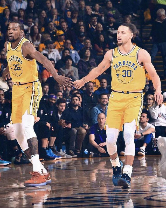 反复出现 反复出现