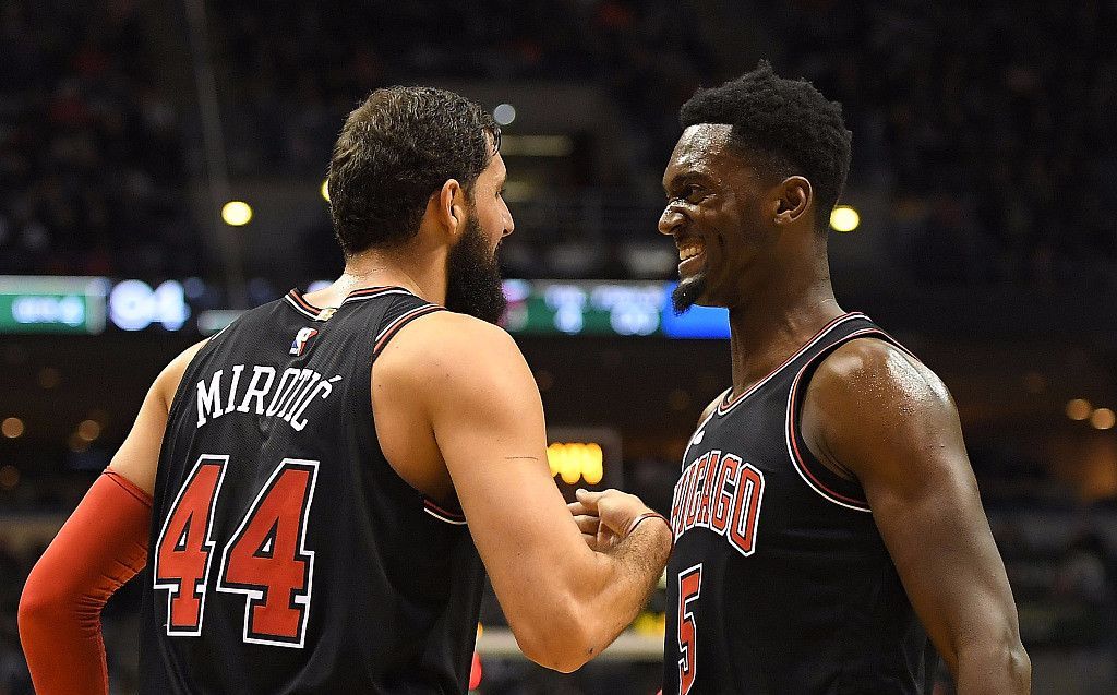 偏向半场的 偏向半场的